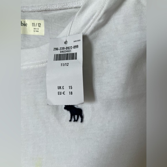 Abercrombie girl tie-dye curved
hem icon tee-Size 11/12 new with tag - Picture 2 of 5